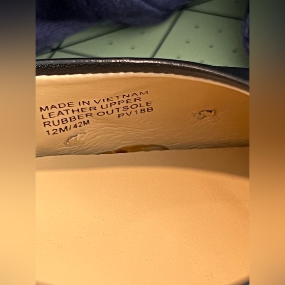 Michael Kors Black Leather Pointed Toe Pumps - Picture 10 of 10